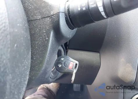 2013 Nissan Rogue S z USA, uszkodzony, nr VIN JN8AS5MV1DW143239